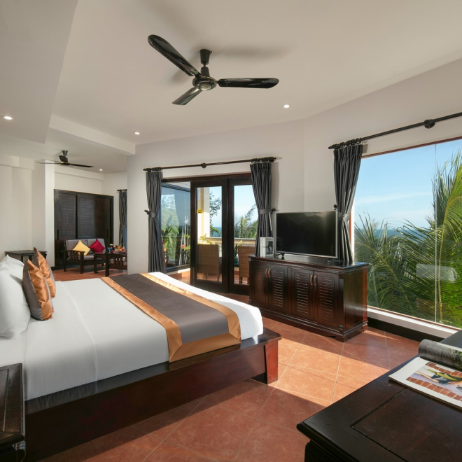 DELUXE BEACH FRONT